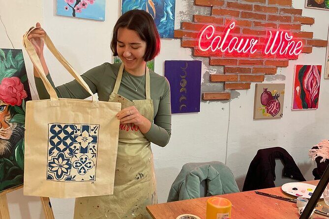 Painting on Tote Bags Workshop with Welcome Drink - What You Can Expect During the Workshop