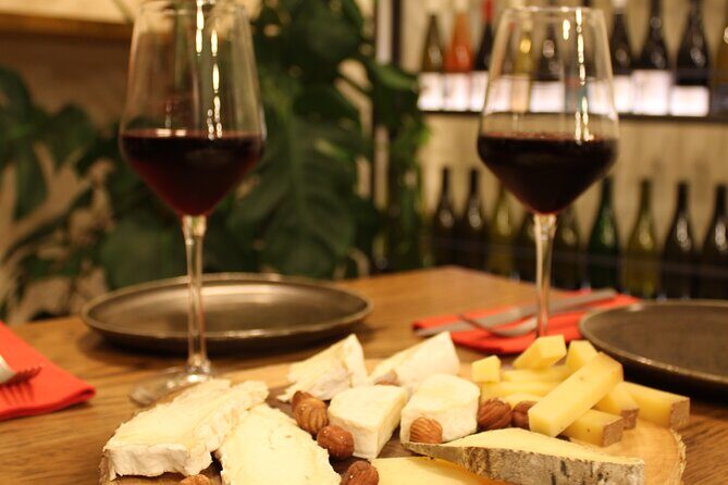 Pairings between French wines and cheeses, including champagne - The Sum Up