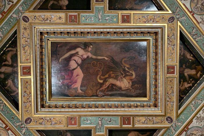 Palazzo Vecchio Tales - Into Medicis Secrets and Mythology Simbols - Salone Del Cinquecento Highlights