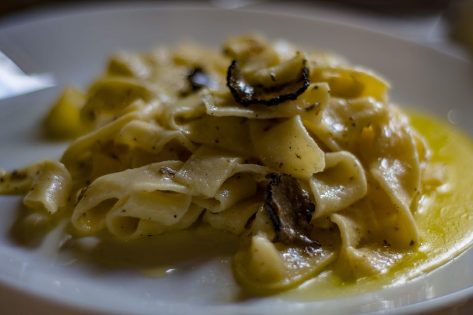 Palazzolo Acreide: Truffle Hunt With 3-Course Meal and Wine - Key Points
