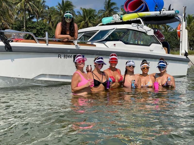 Palm Beach Luxury Day Boat Cruises - Key Points