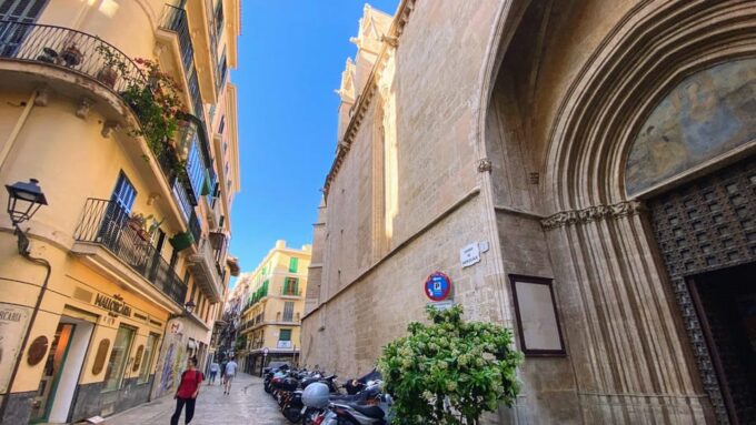 Palma: Alleys of Old Town Self-guided Explorer Walk - Discovering Palmas Hidden Gems