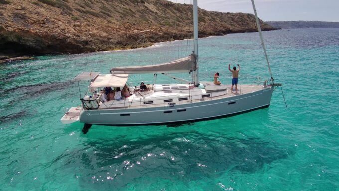 PALMA BAY : 8 HOUR PRIVATE TOUR WITH SAILING BOAT - What to Bring