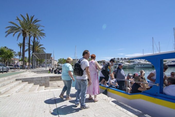 Palma De Mallorca: 1-Hour Sightseeing Boat Tour - Available Languages