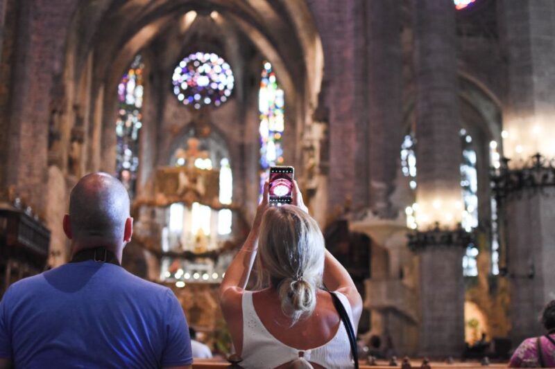 Palma De Mallorca: Old Town and Cathedral Tour - Old Town Exploration