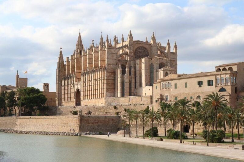 Palma De Mallorca Private Guided Walking Tour - Historical Exploration