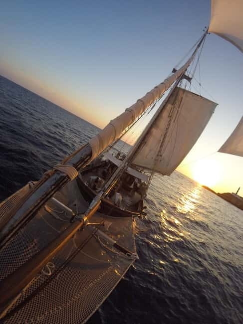 Palma de Mallorca: Wooden Sailboat; Food, Views & History - Key Points