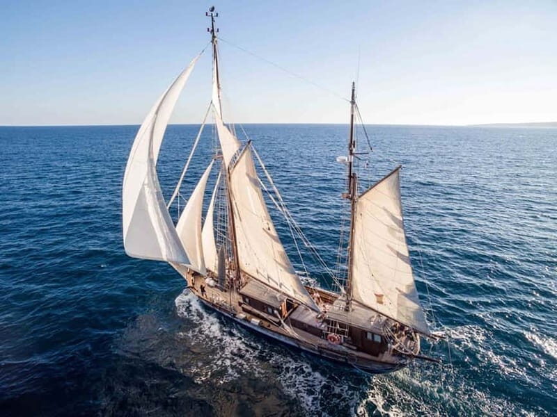 Palma de Mallorca: Wooden Sailboat; Food, Views & History - A Practical Guide to Your Sailing Day in Palma