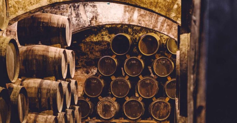 Palma: Distillery Tour With 3 Spirits and Tapas Tasting - Accessibility and Restrictions