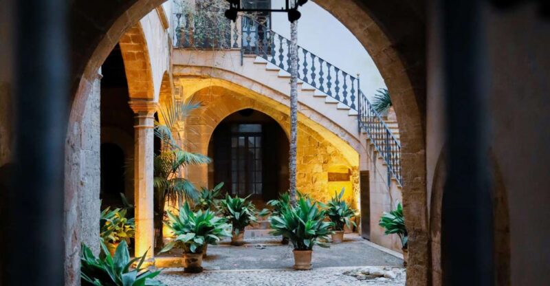 Palma: History & Beauty Eco-Friendly E-Scooter Tour - Convent De Santa Clara: Exploring Spiritual Heritage