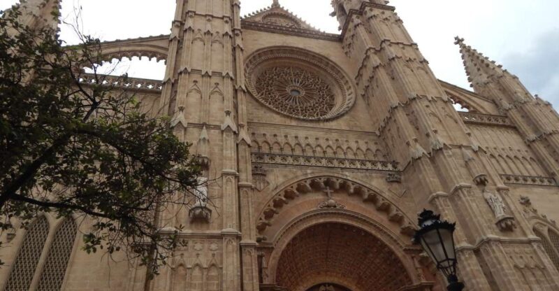 Palma: Old Town Tour & Cathedral Skip-the-Line Ticket - Key Points