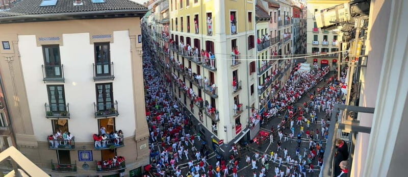 Pamplona: Running of the Bulls Balcony Breakfast Tour - FAQ