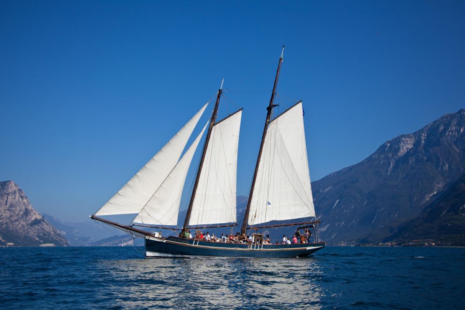 PANORAMIC CRUISE ON HISTORICAL SAILBOAT - Experience and Itinerary