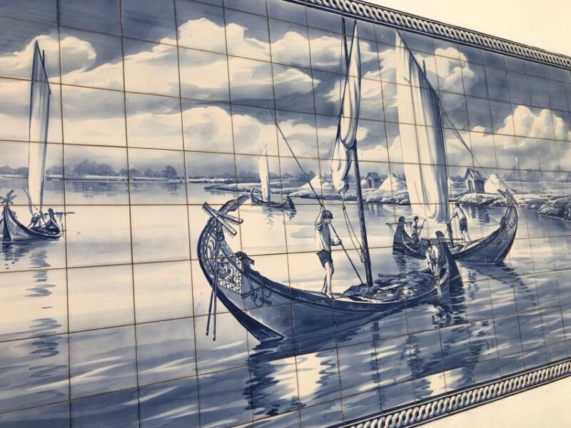 Panoramic Walk in Moliceiro 45 m + Walk in Aveiro 1 hour - Discover Aveiro with a Guided Panoramic Walk and Moliceiro Boat Ride