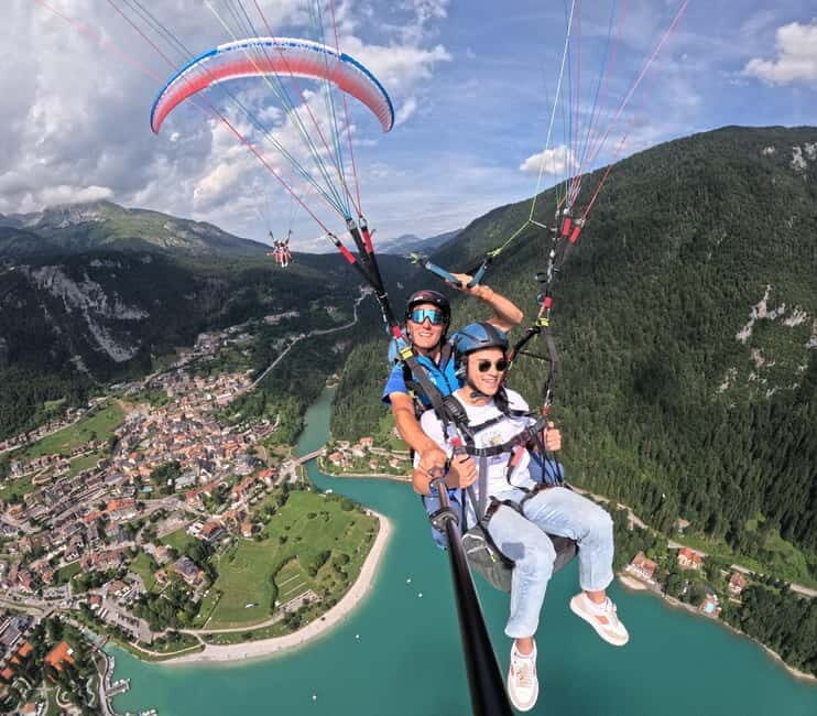 Paragliding on Lake Molveno - What Makes Paragliding on Lake Molveno Special?