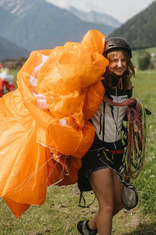 Paragliding: taster course - The Logistics: Meeting Points and Group Size