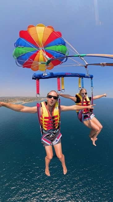 Parasailing: Parachute Adventure - An In-Depth Look at the Parasailing Experience