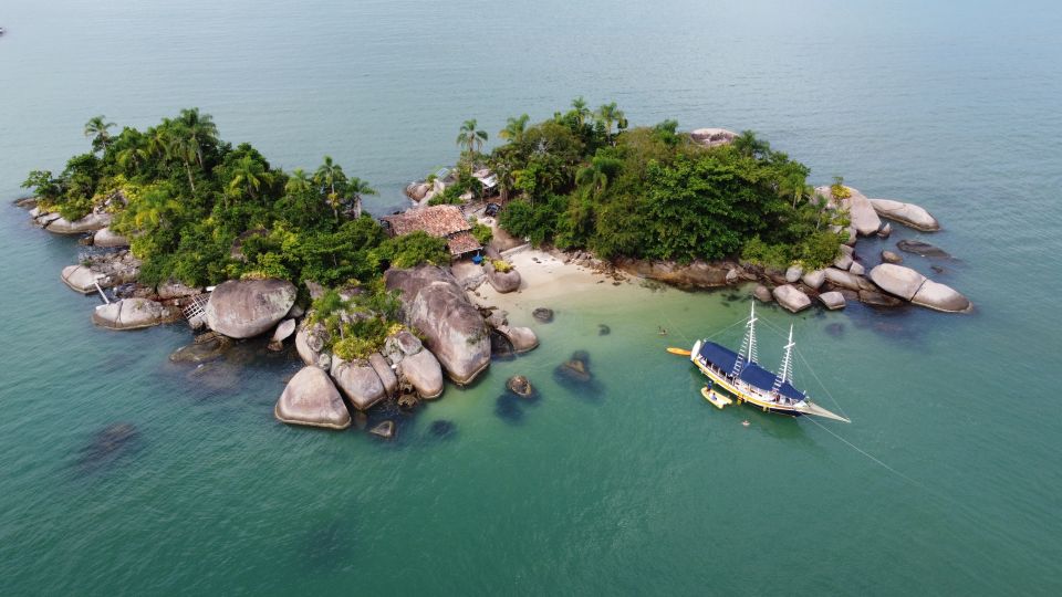 Paraty Bay: Islands & Beaches Boat Tour With Snorkeling - Itinerary and Stops