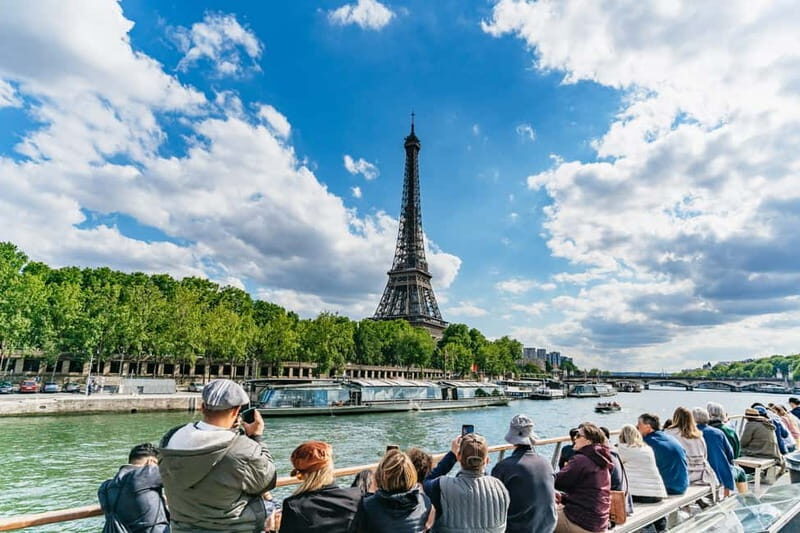 Paris: 1-Hour Seine Cruise departing from the Eiffel Tower - An In-Depth Look at the Seine Cruise Experience