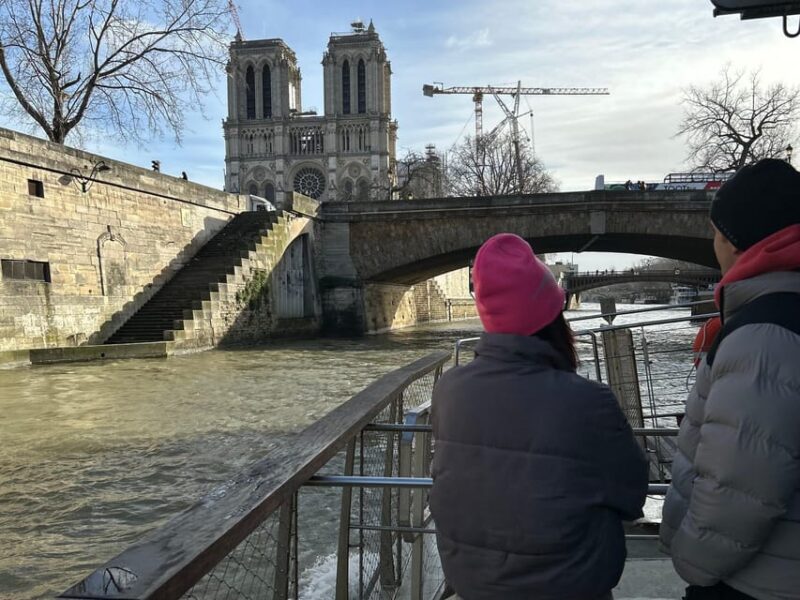 Paris: 1-Hour Seine Cruise Departing From the Eiffel Tower - Key Points