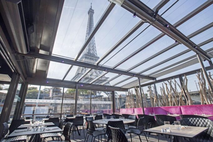 Paris: 1-Hour Sightseeing Cruise With Bistro Dinner - Cruise Features