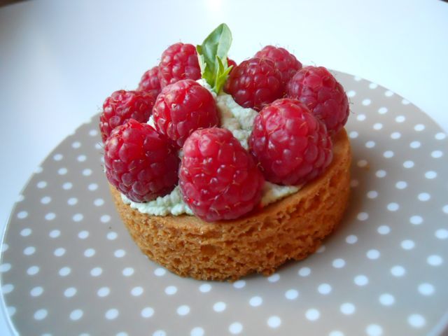 Paris: 2.5-Hour French Pastry Cooking Class - Instructor Background