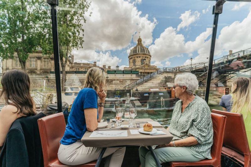 Paris: 2-Hour River Seine Lunch Cruise With 3-Course-Menu - Onboard Experience