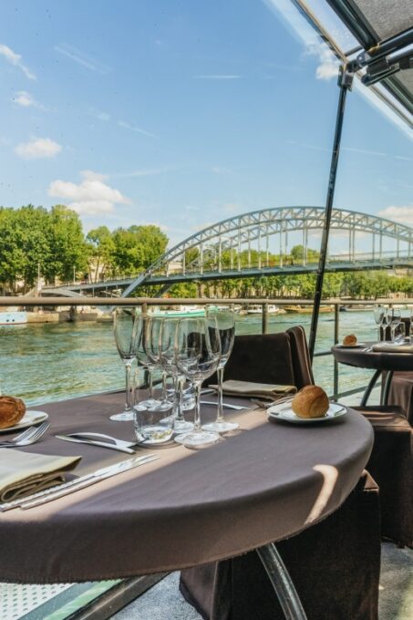 Paris: 2-Hour River Seine Lunch Cruise With 3-Course-Menu - Booking Process
