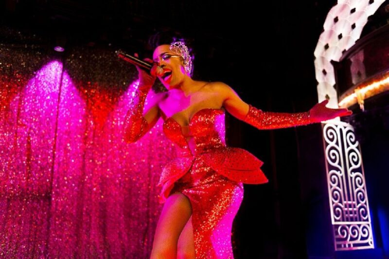 Paris: 3-Course Dinner & Show at Paradis Latin Cabaret - Show Details