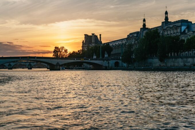Paris : 3-Course Gourmet Dinner Cruise on Seine River - Booking and Cancellation Policy