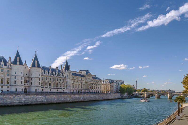 Paris: 3-Course Lunch Cruise on the River Seine - Cruise Details