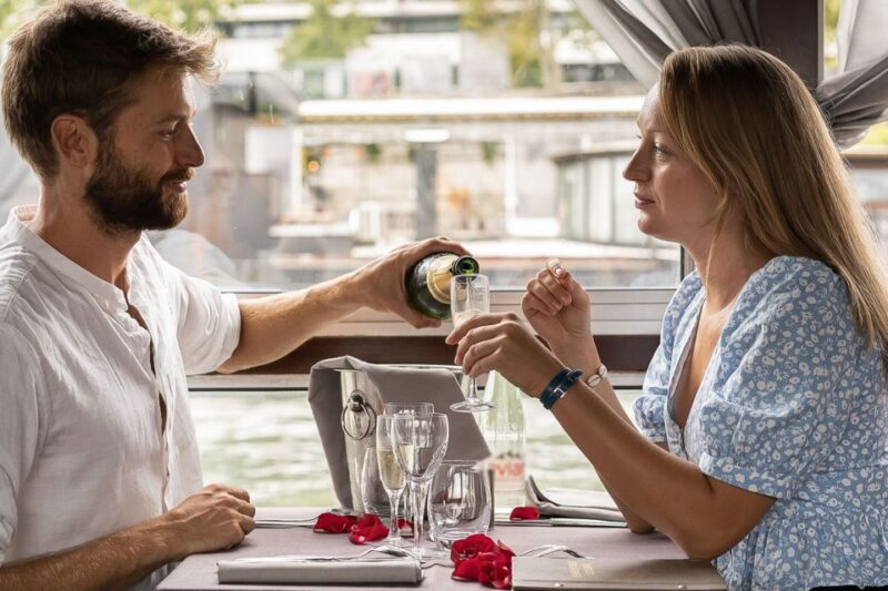 Paris: 3-Course Lunch Cruise on the River Seine - Customer Feedback