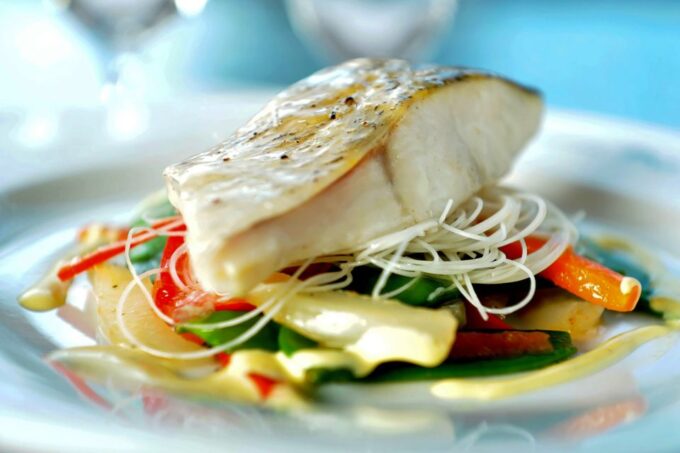 Paris: 3-Course Lunch Cruise on the River Seine - Tips for the Cruise