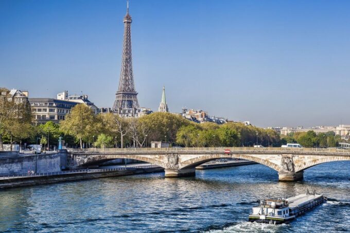 Paris: 3-Course Lunch Cruise on the River Seine - Nearby Attractions