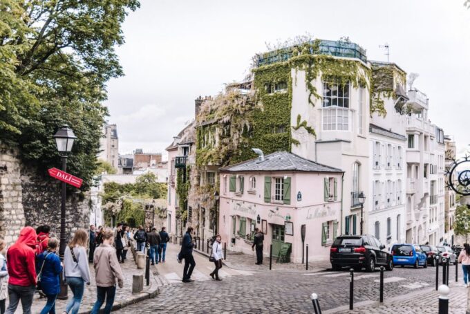 Paris: 3-Hour Private Champs Élysées to Montmartre Tour - Accessibility Features