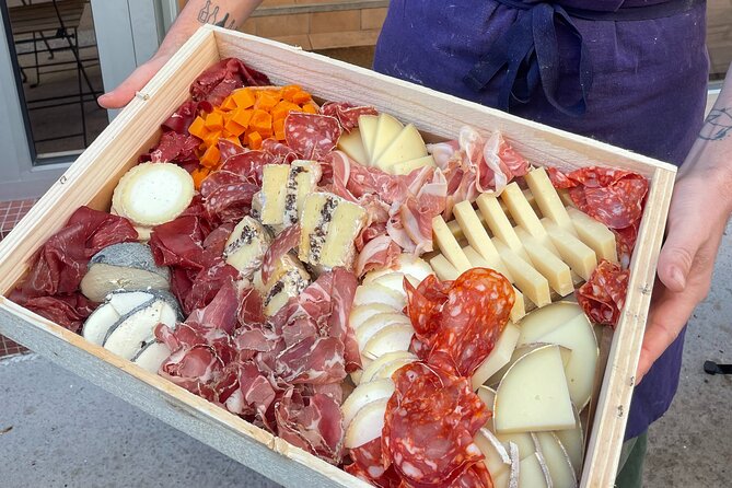 Paris: A Cozy Wine & Cheese Tasting in Montmartre - Pairing Wines With Artisanal Cheeses