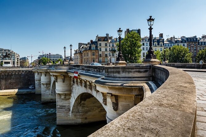 Paris Airport Transfer: Paris Airport CDG to Paris by Luxury Van - Pricing and Booking