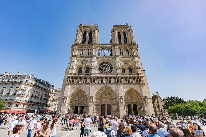 Paris Airport Transfer Service - Child Safety Seats Available