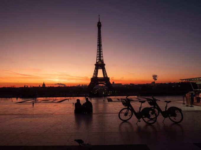 Paris Before the Crowds: Sunrise Bike Tour With Breakfast - Getting to the Meeting Point