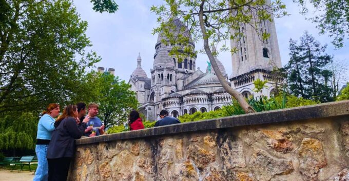 Paris: Bohemian Walking Food Tour With Gourmet Tastings - Tasting at Le Grenier À Pain Caulaincourt