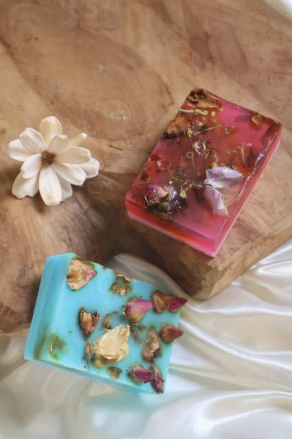 Paris: Botanical Handmade Soap Workshop (Melt and Pour Soap) - Personalization and Customization