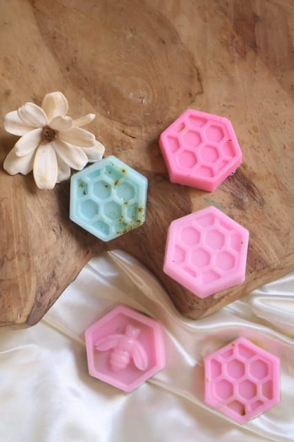 Paris: Botanical Handmade Soap Workshop (Melt and Pour Soap) - Ask Away