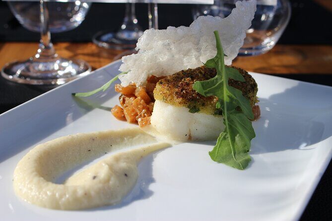 Paris Bustronome Gourmet Sightseeing Dinner on a Panoramic Bus - The Views and Atmosphere