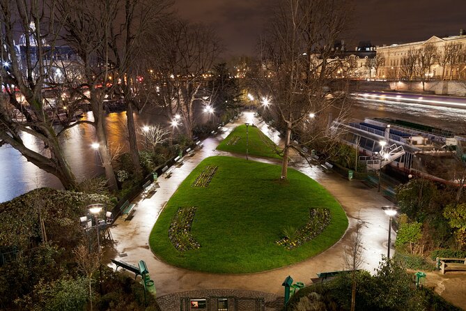 Paris by Night Walking Tour: Ghosts, Mysteries and Legends - Meeting Point and Logistics