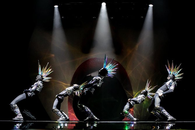 Paris Cabaret Show With Champagne at Paradis Latin - What to Expect