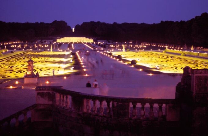 Paris: Candlelit Dinner at Vaux-le-Vicomte by Limousine - Frequently Asked Questions