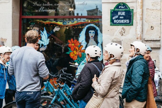 Paris: Charming Nooks and Crannies Bike Tour - Exploring the Charming Neighborhoods