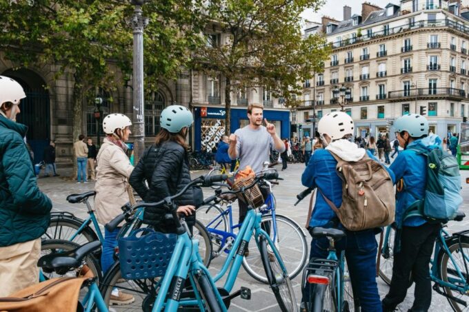 Paris: Charming Nooks and Crannies Bike Tour - Scenic Routes and Landmarks