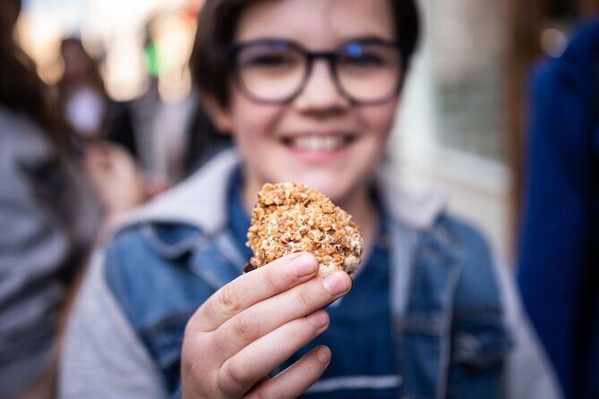 Paris Christmas Market & Chocolate Private Tour with Local Guide - Key Points