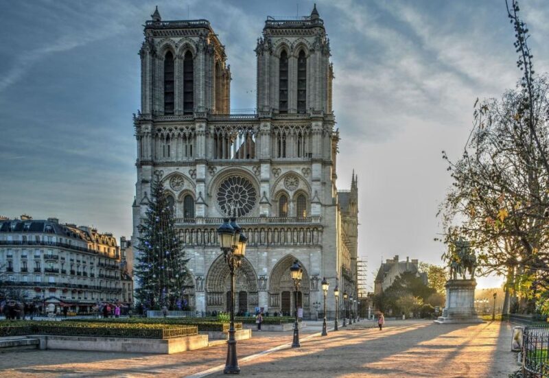 Paris: Christmas Market Walking Tour - Tips for Enjoying the Tour